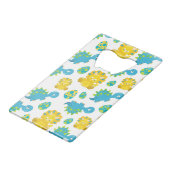 Pattern of Dinosaurs, Cute Dinosaurs, Baby Dino Geldbeutel Flaschenöffner (Vorderseite Schrägansicht)