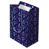 Pattern-Weiß und Korallenrot Mittlere Geschenktüte (Rückseite Schrägansicht)