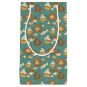Pattern with cupcakes and candies kleine geschenktüte (Vorderseite)