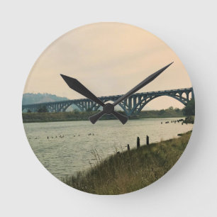 Patterson Bridge, Gold Beach, Oregon Runde Wanduhr