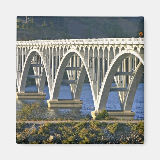 Patterson Memorial Bridge Autobahn 101 über Magnet (Vorne)