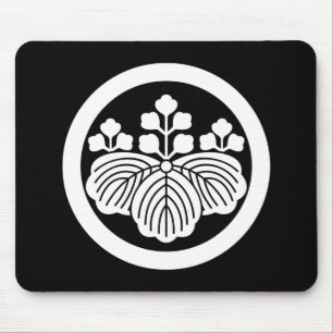 Paulownia mit 5&3 Blüten im Kreis Mousepad