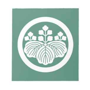 Paulownia mit 5&3 Blüten im Kreis Notizblock