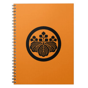 Paulownie mit 5-3 Blüten im Kreis Notizblock