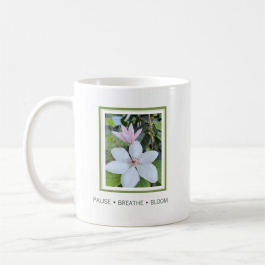 Pause Breathe Bloom Blumengestaltung  Kaffeetasse (Links)