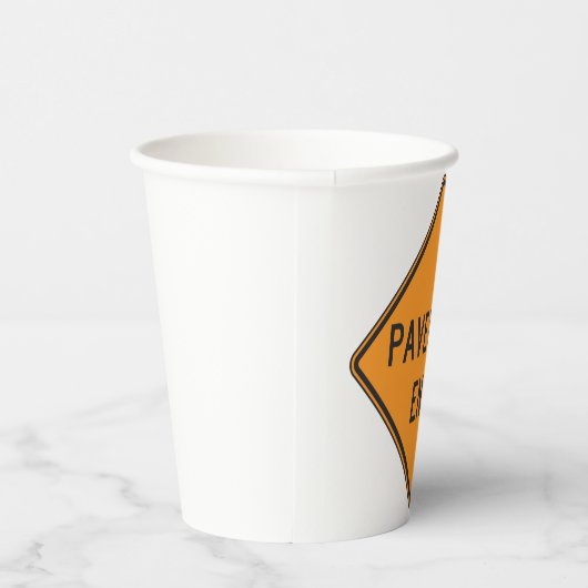 Pavement beendet Straßensignatur Verkehrswarnung Pappbecher (Rechts)