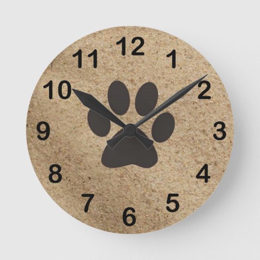 Paw Print on Sand Art Clock Runde Wanduhr (Vorderseite)