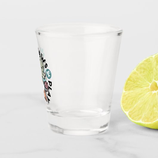 Paws and Play – Adorable Cat Illustration Schnapsglas (Rechts)