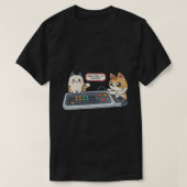 Paws-On-Tech: Anpassbare Kat-Tastatur-Abmelzung T-Shirt (Design vorne)