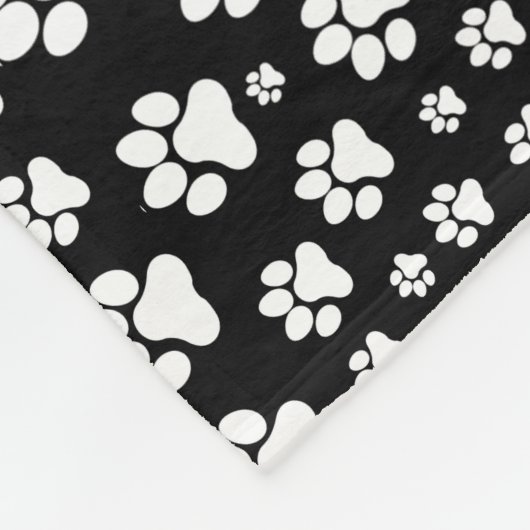 Paws Printmuster NS 01b. Black BG Fleecedecke (Ecke)