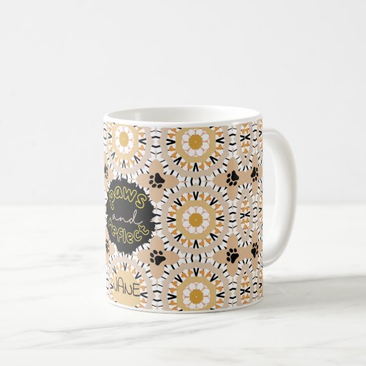 PAWS & REFLECT Karamellbeige Mandala Kaffeetasse (VorderseiteRechts)