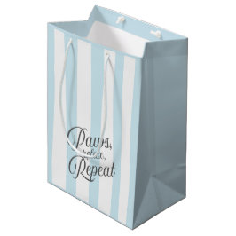 'Paws, Relax, Repeat.' Blau-weiß gestreift Mittlere Geschenktüte