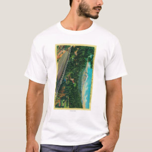 Pazifische Landstraße mit Mt. Shasta im Abstand T-Shirt
