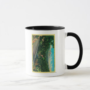 Pazifische Landstraße mit Mt. Shasta im Abstand Tasse