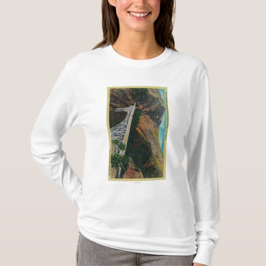 Pazifische Landstraßen-Brücke über Shasta Fluss T-Shirt (Vorderseite)