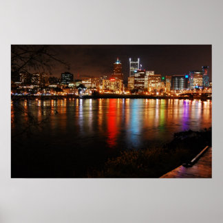PDX City Skyline in der Nacht Poster