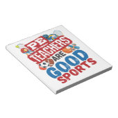 PE-Lehrer sind gute Sportgeräte und Lehrer Notizblock (angewinkelt)