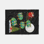 Pea Santa Sleigh Flying Funny Magazine Fleecedecke (Vorderseite (Horizontal))