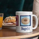 Peace Liebe Bagels Kaffeetasse<br><div class="desc">Peace Liebe Bagels. Ein niedliches Boutiquehotel für einen Liebhaber von Backwaren und Frühstücksgerichten.</div>