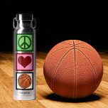 Peace Liebe Basketball Player Niedlich Personalisi Trinkflasche<br><div class="desc">Personalisieren Sie diese niedliche Peace Liebe Basketball Wasserflasche mit einem Spieler oder Coach Namen unter dem Friedensschild,  Herz und Ball. Ein cooles Sportgeschenk zu Weihnachten.</div>