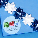 Peace Liebe Hanukkah Niedliches Geschenk Runder Aufkleber<br><div class="desc">Custom Peace Liebe Hanukkah Aufkleber für eine Chanukah Geschenk oder Gastgeschenk. Ein hübsches Friedenszeichen,  Herz und eine schöne Menorah auf einem niedlichen,  blauen jüdischen Urlaubsticker.</div>