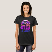 PEACE LIEBE LGBT Rainbow Groovy Hippie Kostümhalle T-Shirt (Vorne ganz)