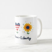 Peace Liebe Liberty Patriotic Tasse (VorderseiteRechts)