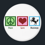 Peace Liebe Mustangs Magnet<br><div class="desc">Egal ob Sie Liebe Pferde oder Sportmannschaften genannt Mustangs, wir alle sind uns einig, dass dies ein großes Pferd ist! Ein Friedenszeichen, ein Herz und ein niedlicher Schnurrbart.</div>