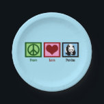 Peace Liebe Pandas Pappteller<br><div class="desc">Ein hübsches grünes Friedenszeichen,  ein rotes Herz und ein schöner Panda in einem blauen Platz. Ich Liebe Panda Bären auf niedlichen Zoo-Tellern für eine Safari-Thema Geburtstagsparty.</div>
