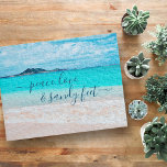 Peace Liebe Sandy Feet Tropical Hawaii Beach Foto Puzzle<br><div class="desc">"Ruhe, Liebe und Sandfüße." Erinnern Sie sich an den frischen Salzgeruch der Meeresluft. Entspannen Sie sich, atmen Sie ein und erkunden Sie die Einsamkeit eines leeren hawaiianischen tropischen Strandes mit blauem Himmel, türkisblauem Wasser und weichem weißem Sand, wenn Sie dieses beeindruckend schicke, lebendige Puzzle aus Foto benutzen. Macht ein großartiges...</div>