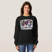 Peace Liebe Third Grade Gefärbte Krawatte Lehrerin Sweatshirt (Vorne ganz)