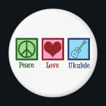 Peace Liebe Ukulele Magnet<br><div class="desc">Peace Liebe Ukulele. Niedliches Ukuleles-Spielgeschenk mit einem coolen Friedenszeichen, Herz und kauem Instrument.</div>