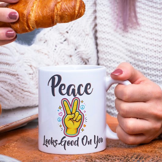 Peace Looks Good on You – Positive Vibes Graphic Kaffeetasse