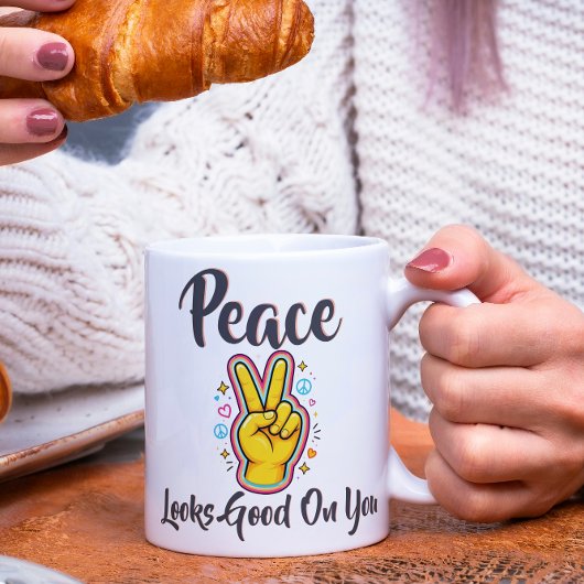 Peace Looks Good on You – Positive Vibes Graphic Kaffeetasse