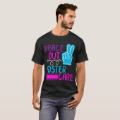 Peace Out Foster Care Shirt, Kinderhemd, Modern T-Shirt (Vorne ganz)