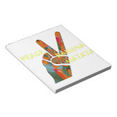 Peace Out: Hakuna Matata Vibes unterzeichnen Notizblock (angewinkelt)