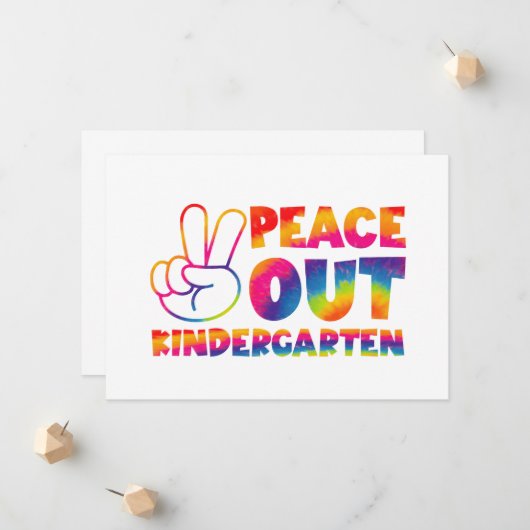 "Peace out Kindergarten" Gefärbte Krawatte letzten Ankündigung (Vorderseite/Rückseite Beispiel)
