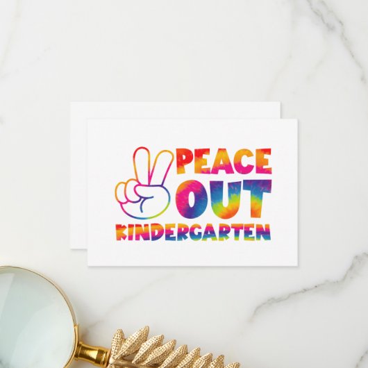 "Peace out Kindergarten" Gefärbte Krawatte letzten Dankeskarte (Vorderseite/Rückseite Beispiel)