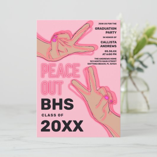 Peace Out School Pink Neon Lights Graduation Party Einladung (Stehend Vorderseite)