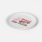 Peace Out Second Grade Gefärbte Krawatte Letzter T Pappteller (Schrägansicht)