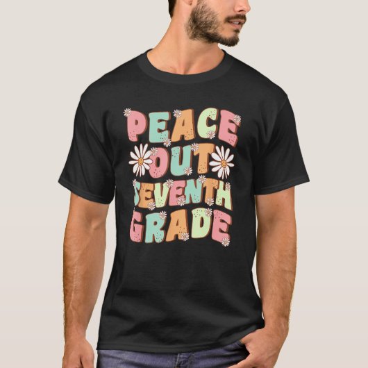 Peace Out Seventh Grade Daisy Groovy 1 T-Shirt (Vorderseite)