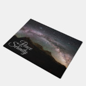 Peace & Serenity Mountain Night Sky Fußmatte (Schrägansicht)