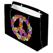 Peace Sign Floral on Black Große Geschenktüte (Rückseite Schrägansicht)