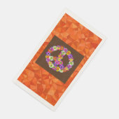 Peace Sign Floral on Brown mit Orange Serviette (Ecke)