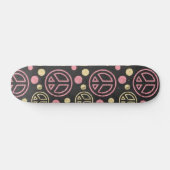 Peace Sign mit Polka Dots Skateboard (Horizontal)