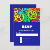 Peace Sign Pattern Groovy 60ties Vibe Wedding RSVP Karte (Vorne/Hinten)