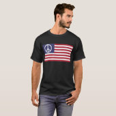 Peace Sign Symbol Stars & Stripes American Flag T-Shirt (Vorne ganz)