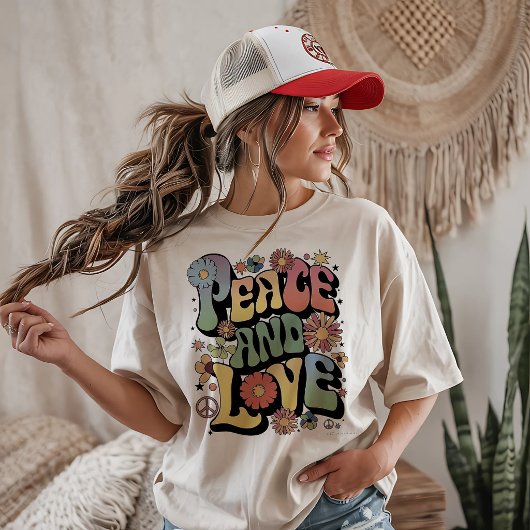 Peace und Love Retro Tri-Blend Shirt