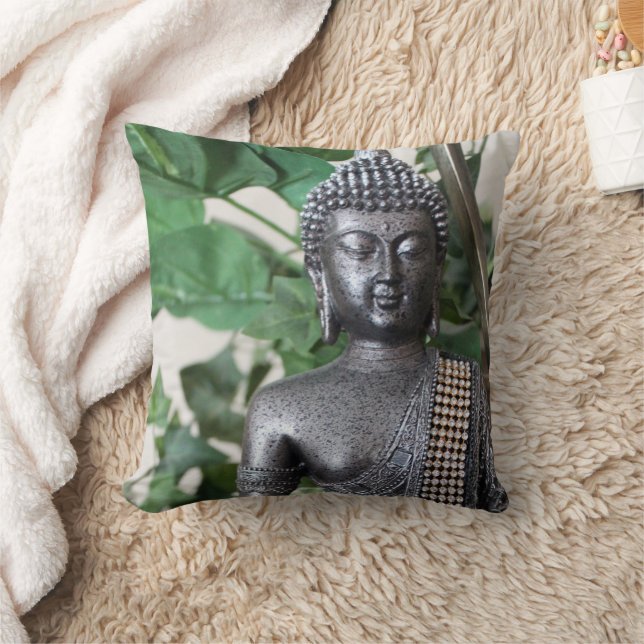Peaceful Buddha Meditation Throw Pillow Zen Decor Kissen (Decke)