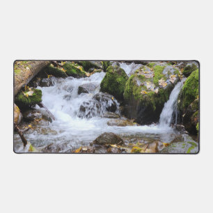 Peaceful Creek Wasserfall Naturszene Schreibtischunterlage